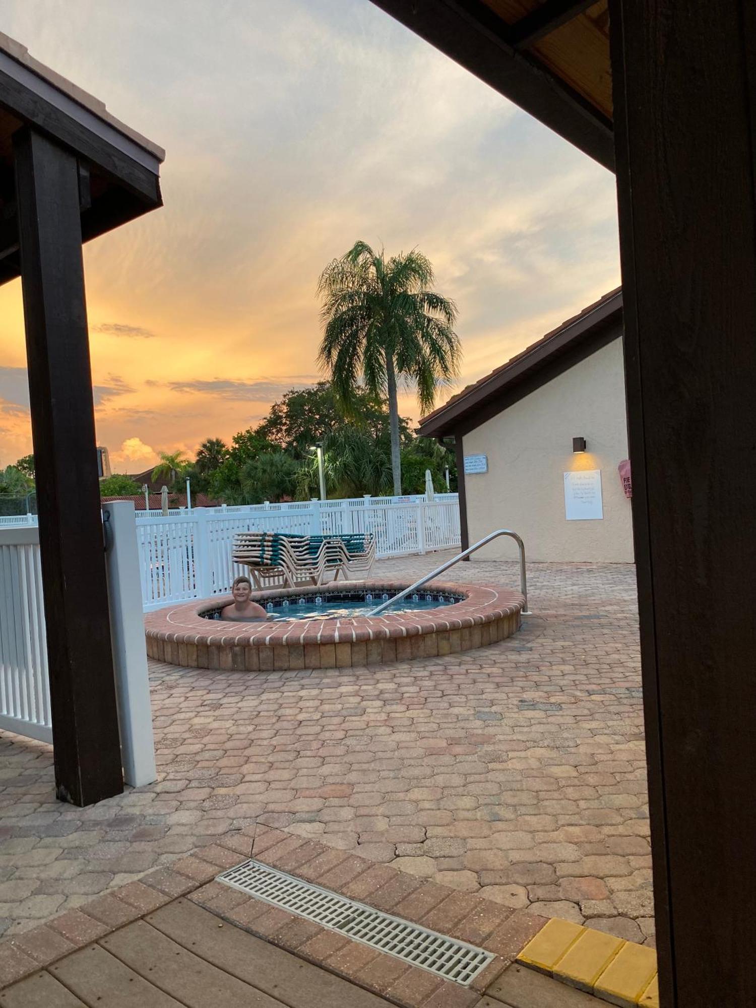 Mycataleya Beautiful Florida Condo แบรเดนตัน ภายนอก รูปภาพ